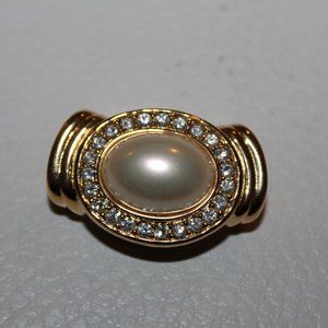 AFJ CLASP PENDANT FOR NECKLACE GOLD TONE FAUX PEARL RHINESTONE